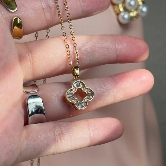 Luxury Necklace with  Zirconia - Picture 5 of 6